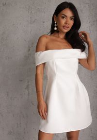 Renee - Biała Koktajlowa Sukienka Hiszpanka VICES Typu Bombka Iaonara. Typ kołnierza: dekolt hiszpanka. Kolor: biały. Materiał: poliester. Typ sukienki: bombki. Styl: wizytowy #1