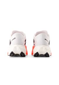 Buty męskie New Balance FuelCell SuperComp Pacer v2 MFCRRCU2 – pomarańczowe. Kolor: pomarańczowy. Materiał: włókno, guma. Szerokość cholewki: normalna. Sport: bieganie #2