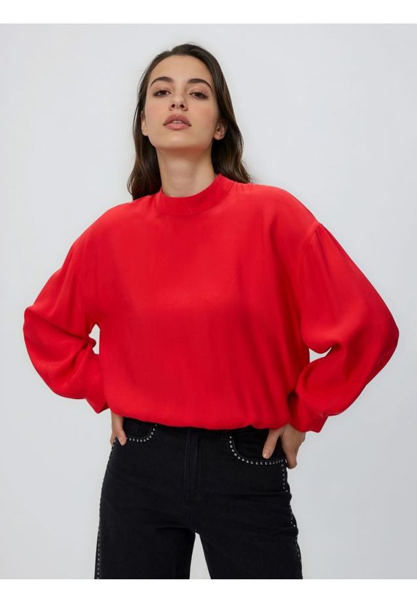 Reserved - Wiskozowa bluzka - czerwony. Kolor: czerwony. Materiał: wiskoza