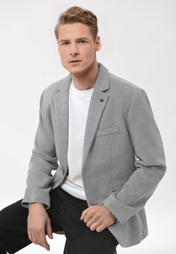 Volcano - Marynarka jednorzędowa z dzianiny JB-BRUCE. Okazja: na co dzień. Kolor: szary. Materiał: dzianina. Styl: casual, klasyczny