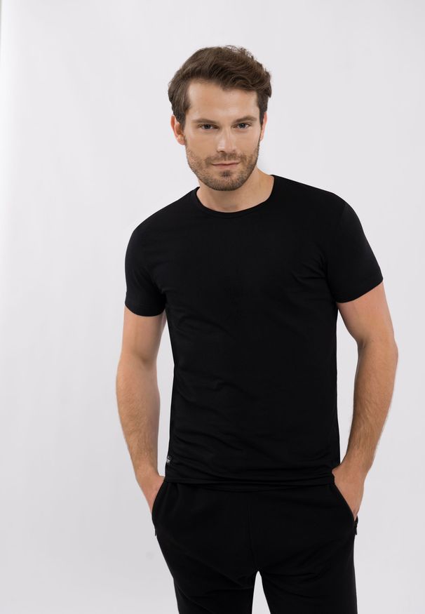 Volcano - Bawełniany t-shirt w dwupaku T-CLONE. Kolor: czarny. Materiał: bawełna. Długość rękawa: krótki rękaw. Długość: krótkie. Sezon: zima, lato. Styl: klasyczny