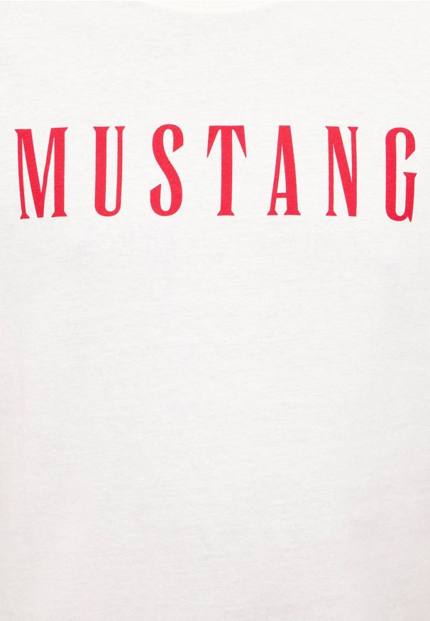 Mustang - Męski T-Shirt Koszulka MUSTANG Style Austin Cannoli Cream 1014695 2084. Okazja: na co dzień. Kolekcja: plus size. Materiał: jeans, bawełna. Wzór: aplikacja. Styl: elegancki, casual, klasyczny