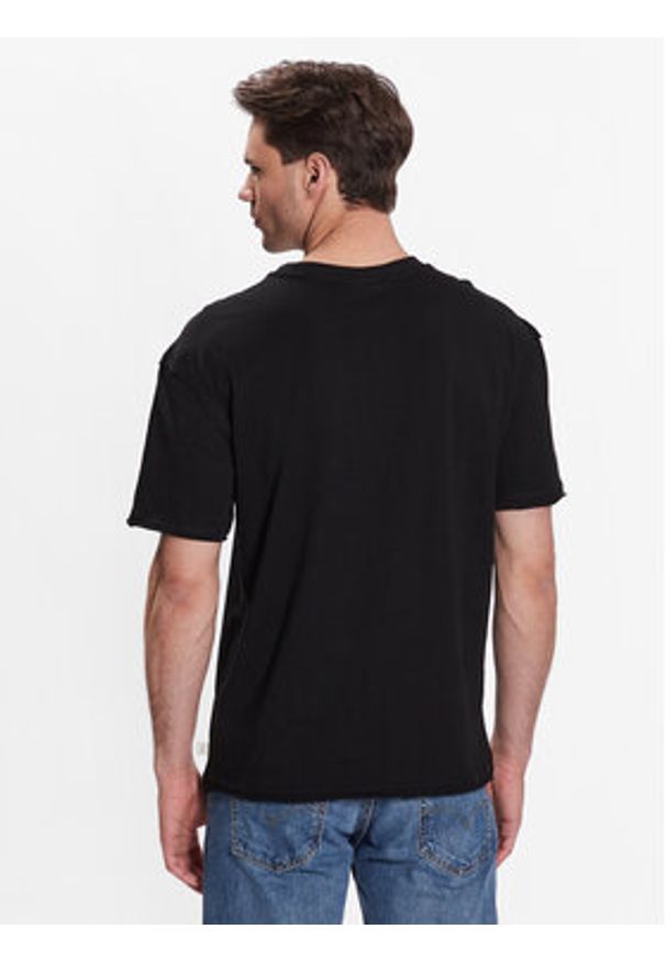 outhorn - Outhorn T-Shirt TTSHM456 Czarny Regular Fit. Kolor: czarny. Materiał: bawełna