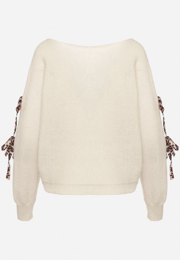 Born2be - Beżowy Sweter z Moherem o Nietoperzowym Kroju z Ozdobnymi Wiązaniami w Panterkę Semiri. Okazja: na co dzień. Typ kołnierza: dekolt w łódkę. Kolor: beżowy. Materiał: moher. Długość rękawa: długi rękaw. Długość: długie. Wzór: motyw zwierzęcy. Styl: elegancki, glamour, casual