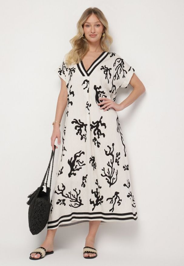 Born2be - Czarno-Beżowa Sukienka z Lnem i Wiskozą o Pudełkowym Kroju Sadirene. Okazja: na co dzień, na spotkanie biznesowe. Kolor: czarny. Materiał: wiskoza, len. Wzór: kwiaty. Sezon: wiosna, lato. Styl: biznesowy, casual, elegancki