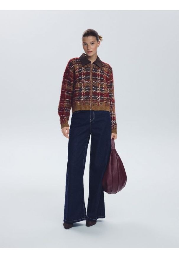 Reserved - Sweter z kontrastowym kołnierzem - wielobarwny. Materiał: dzianina, wełna