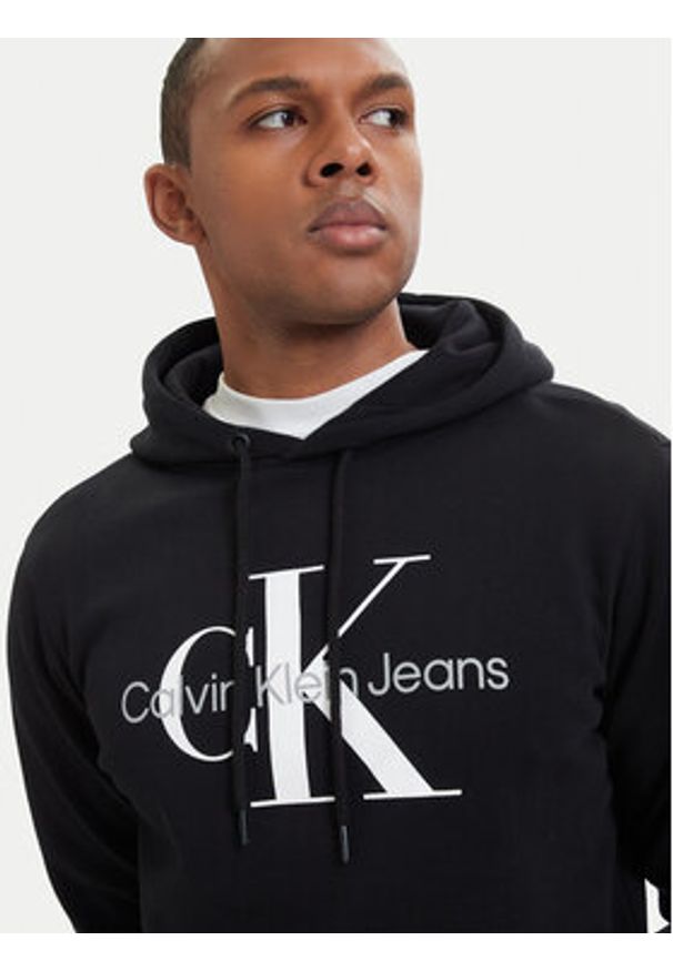 Calvin Klein Jeans Bluza J30J320934 Czarny Regular Fit. Kolor: czarny. Materiał: bawełna