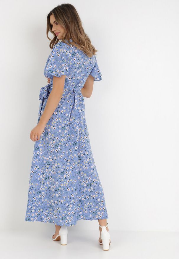 Born2be - Niebieska Sukienka Theminophe. Okazja: na co dzień. Kolor: niebieski. Materiał: wiskoza, materiał, tkanina. Wzór: kropki. Typ sukienki: proste, rozkloszowane, kopertowe. Styl: casual. Długość: maxi