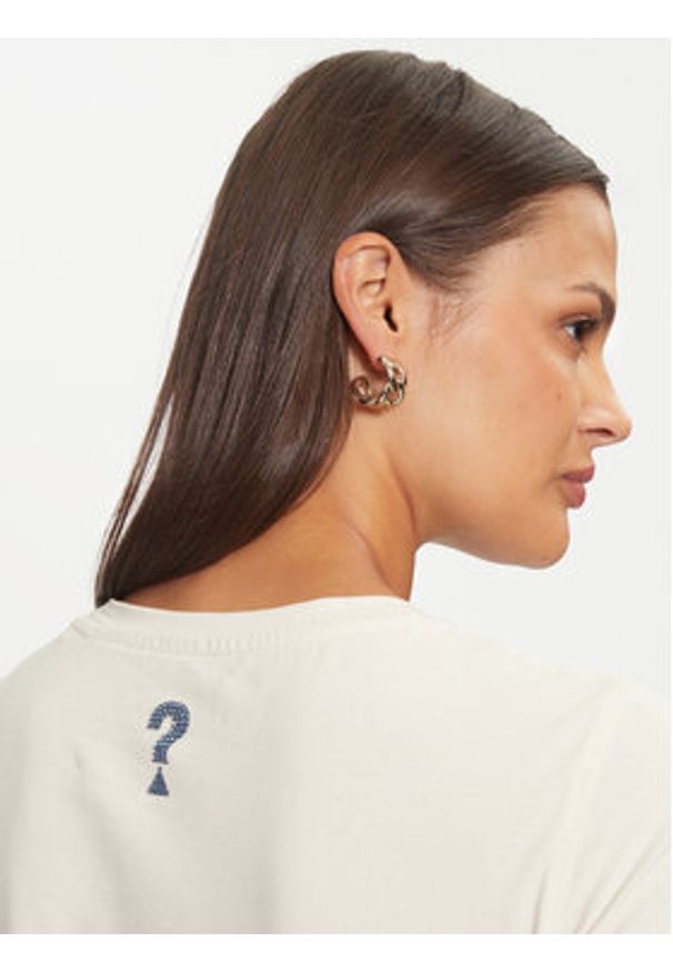 Guess T-Shirt W4BI19 J1314 Écru Slim Fit. Materiał: bawełna