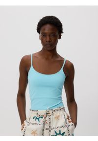 Reserved - Gładki top na ramiączkach - jasnoturkusowy. Kolor: turkusowy. Materiał: dzianina. Długość rękawa: na ramiączkach. Długość: krótkie. Wzór: gładki