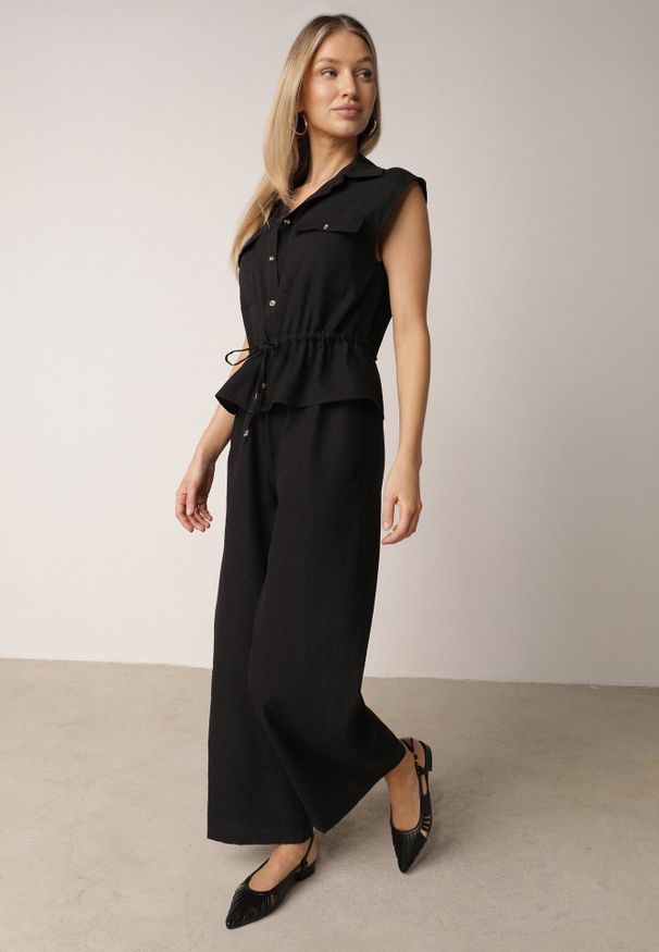 Born2be - Czarny Bawełniano-Wiskozowy Kombinezon Koszulowy Bez Rękawów z Baskinką Marmaya. Okazja: na co dzień. Kolor: czarny. Materiał: wiskoza, bawełna. Długość rękawa: bez rękawów. Styl: casual, klasyczny, elegancki