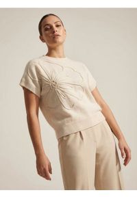 Sinsay - Sweter bez rękawów z tłoczonym kwiatem - biały. Kolor: biały. Długość rękawa: bez rękawów. Wzór: kwiaty #1