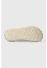 Crocs klapki Classic Crush Slide damskie kolor beżowy na platformie 208731. Kolor: beżowy. Materiał: materiał. Obcas: na platformie #3