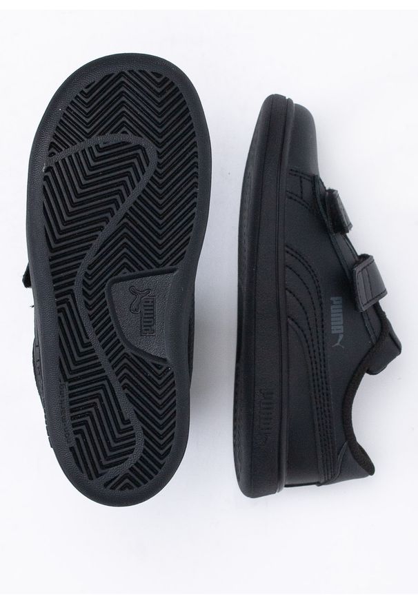 Buty sportowe dziecięce Puma Smash v2 L V PS (365174-01). Okazja: na uczelnię. Kolor: czarny. Materiał: skóra ekologiczna, guma. Szerokość cholewki: normalna. Wzór: aplikacja