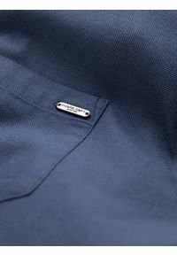 Ombre Clothing - Bawełniana męska koszula z kieszenią REGULAR FIT - niebieska V3 OM-SHCS-0147 - XXL. Typ kołnierza: kołnierzyk klasyczny. Kolor: niebieski. Materiał: bawełna. Długość rękawa: długi rękaw. Długość: długie. Styl: klasyczny #8