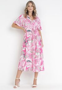 Born2be - Różowa Sukienka Midi ze Ściągaczem Veneranda. Kolor: różowy. Długość: midi #1
