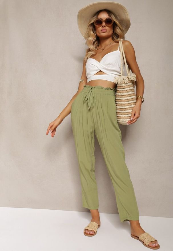 Renee - Zielone Spodnie z Bawełny Typu Paper Bag High Waist z Gumką w Talii Kitanea. Okazja: do pracy, na co dzień. Stan: podwyższony. Kolor: zielony. Materiał: bawełna. Styl: casual