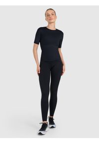 4f - 4F Koszulka treningowa slim szybkoschnąca damska - czarna M. Kolor: czarny. Materiał: syntetyk, materiał, włókno, elastan. Wzór: gładki, ze splotem. Sport: fitness #2