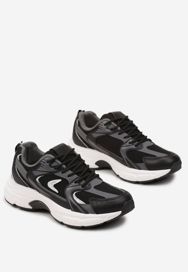 Renee - Czarne Sportowe Sneakersy z Imitacji Skóry z Ozdobnymi Paskami Vilirea. Okazja: na co dzień. Zapięcie: pasek. Kolor: czarny. Materiał: skóra