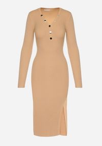 Born2be - Beżowa Dopasowana Sukienka Dzianinowa z Dekoltem w Serek i Ozdobnym Wycięciem Evelineira. Okazja: na co dzień, na spotkanie biznesowe. Typ kołnierza: dekolt w serek. Kolor: beżowy. Materiał: dzianina. Styl: biznesowy, klasyczny, casual, elegancki #2