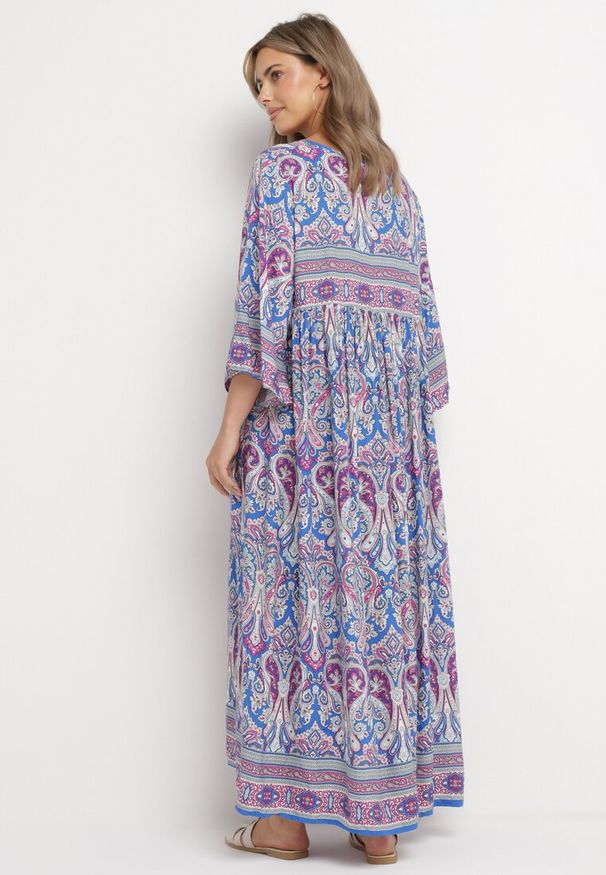 Born2be - Niebiesko-Fioletowa Długa Sukienka Rozkloszowana z Rękawami 3/4 we Wzór Paisley Amarethia. Kolor: niebieski. Wzór: paisley. Styl: boho. Długość: maxi
