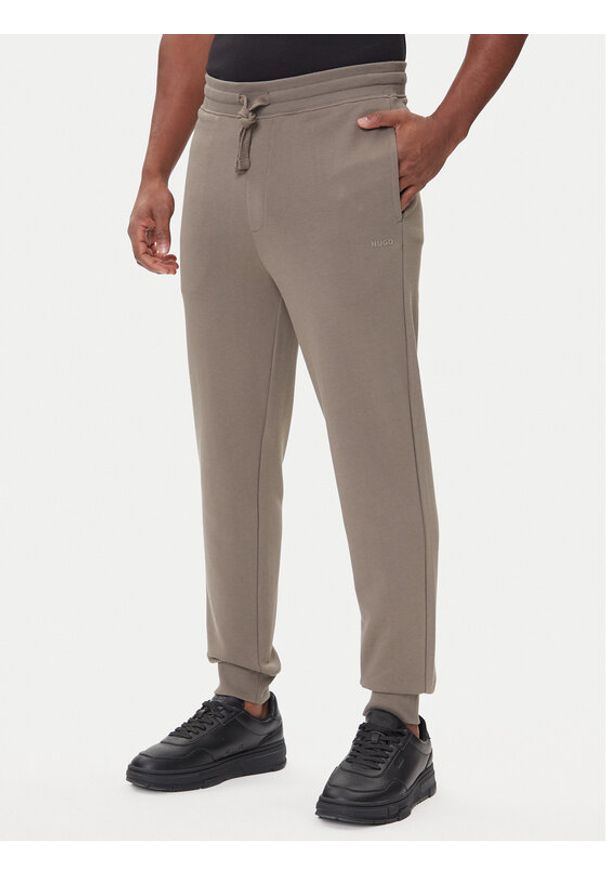 Hugo - HUGO Spodnie dresowe Dayote232 50489617 Beżowy Regular Fit. Kolor: beżowy. Materiał: bawełna