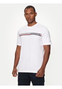 TOMMY HILFIGER - Tommy Hilfiger T-Shirt Chest Stripe MW0MW36739 Biały Regular Fit. Kolor: biały. Materiał: bawełna