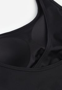 Born2be - Czarny Sportowy Top z Odkrytymi Plecami i Skrzyżowanymi Paskami Daemoth. Okazja: na co dzień. Typ kołnierza: kaptur. Kolor: czarny. Styl: sportowy #8