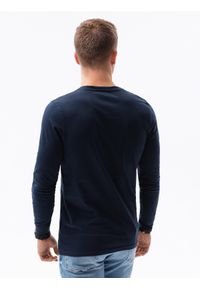 Ombre Clothing - Longsleeve męski bez nadruku L136 - granatowy - XXL. Typ kołnierza: dekolt w kształcie V. Kolor: niebieski. Materiał: bawełna. Długość rękawa: długi rękaw. Styl: klasyczny