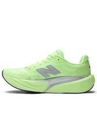 Buty damskie New Balance FuelCell Rebel v5 WFCXLZ5 – zielone. Kolor: zielony. Materiał: guma, materiał, syntetyk. Szerokość cholewki: normalna. Wzór: geometria. Sport: bieganie, fitness #3