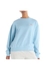 Bluza New Balance WT43559CUH - niebieska. Okazja: na co dzień. Kolor: niebieski. Materiał: prążkowany, dresówka, poliester, bawełna. Styl: klasyczny, casual