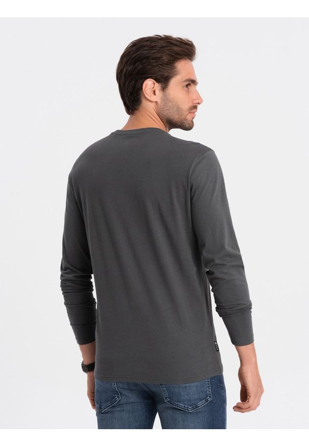 Ombre Clothing - Męski longsleeve BASIC z okrągłym dekoltem - grafitowy V6 OM-LSBL-0106 - XXL. Kolor: szary. Materiał: bawełna, materiał. Długość rękawa: długi rękaw. Wzór: gładki, jednolity. Styl: klasyczny