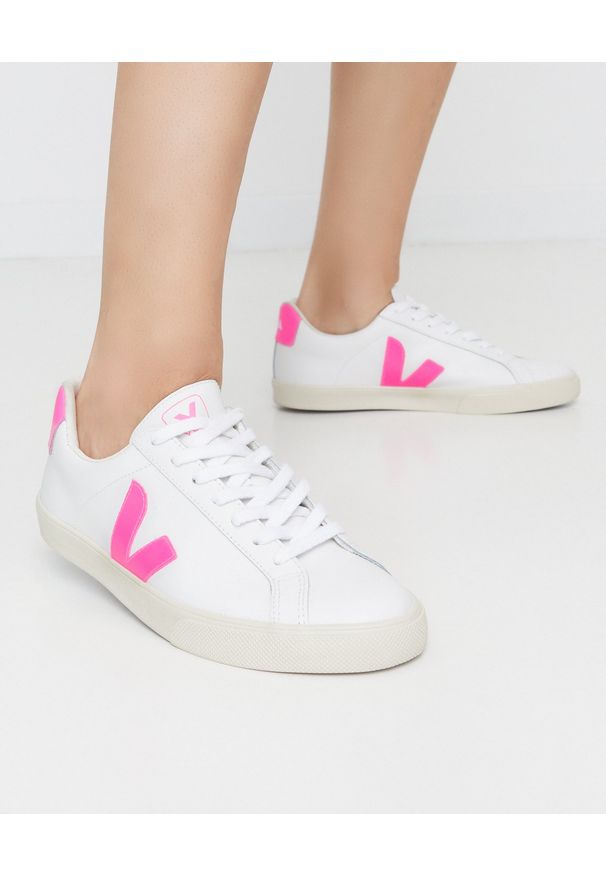 Veja - VEJA - Białe sneakersy Esplar. Kolor: biały. Materiał: materiał. Wzór: aplikacja