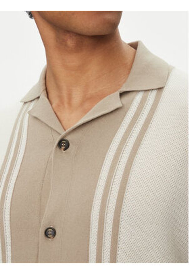 JOOP! Koszula 17 JK-13Kamor 30045228 Beżowy Modern Fit. Kolor: beżowy. Materiał: bawełna