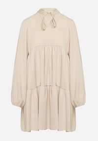 Born2be - Beżowa Rozkloszowana Sukienka z Falbanką Uxaria. Typ kołnierza: kołnierz z falbankami. Kolor: beżowy. Długość rękawa: długi rękaw. Wzór: aplikacja. Styl: elegancki #3