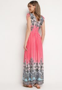 Born2be - Różowa Sukienka z Troczkami w Ramionach Rozkloszowana z Dekoltem w V Araxeda. Typ kołnierza: dekolt w kształcie V. Kolor: różowy. Sezon: lato. Styl: elegancki #3