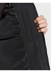 Calvin Klein Jeans Kurtka przejściowa J30J322502 Czarny Regular Fit. Kolor: czarny. Materiał: syntetyk