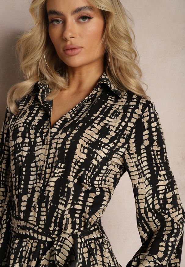 Renee - Czarna Koszulowa Sukienka Mini z Falbanką i Wiązanym Paskiem Anagal. Kolor: czarny. Materiał: materiał. Wzór: aplikacja. Typ sukienki: koszulowe. Długość: mini