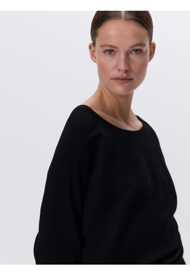 Reserved - Sweter z wiskozą - czarny. Kolor: czarny. Materiał: wiskoza