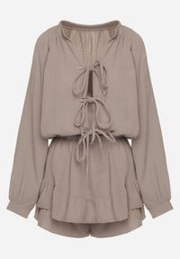Born2be - Ciemnobeżowy Wiązany Bawełniany Kombinezon Boho z Falbankami i Wiązaniem Lalelia. Kolor: beżowy. Materiał: bawełna. Sezon: lato. Styl: boho