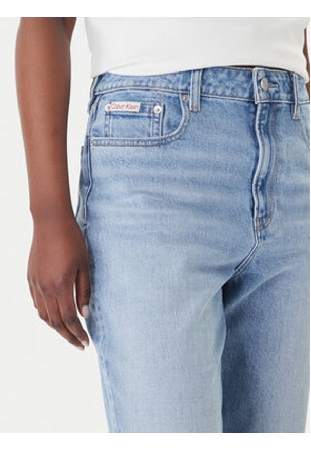 Calvin Klein Jeans Jeansy LV047E787G Niebieski Mom Fit. Kolor: niebieski