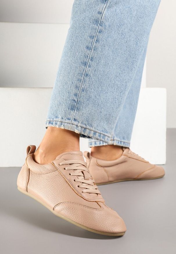 Renee - Różowe Tenisówki bez Zdobień z Ekoskóry Verillis. Kolor: różowy. Materiał: jeans. Wzór: aplikacja
