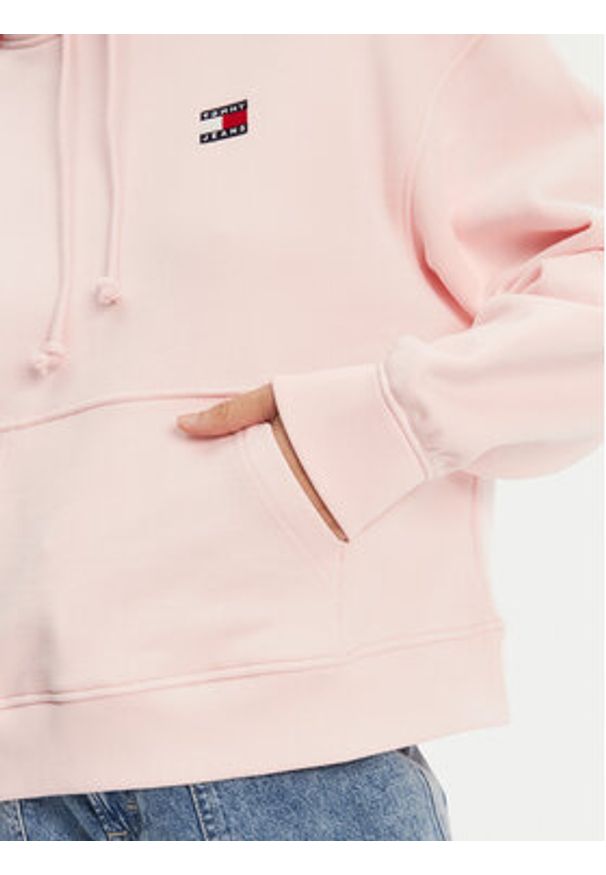 Tommy Jeans Bluza Badge DW0DW19414 Różowy Boxy Fit. Kolor: różowy. Materiał: bawełna