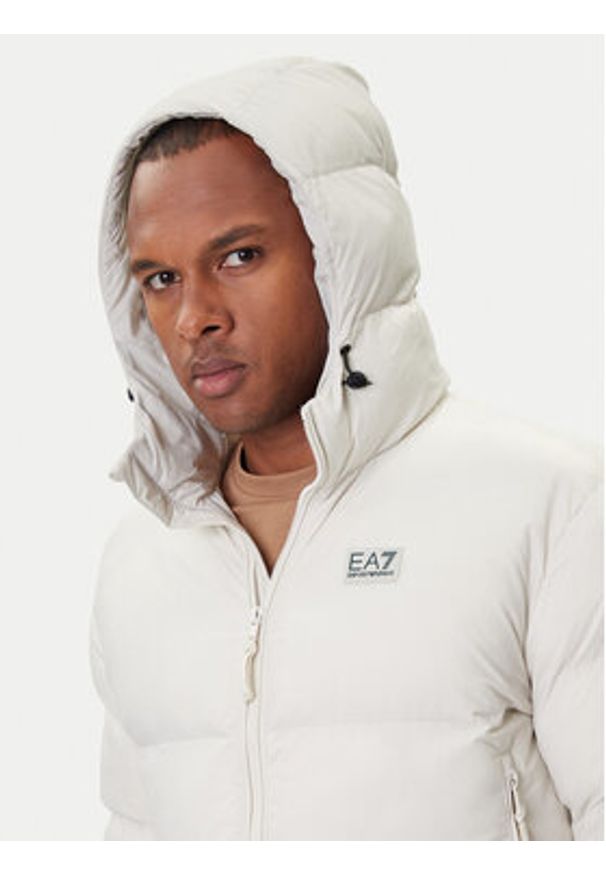 EA7 Emporio Armani Kurtka zimowa 7M000694 AF15956 U1112 Beżowy Regular Fit. Kolor: beżowy. Materiał: syntetyk. Sezon: zima