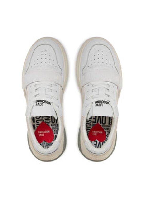 Love Moschino - LOVE MOSCHINO Sneakersy JA15395G1IINF10A Biały. Kolor: biały. Materiał: skóra