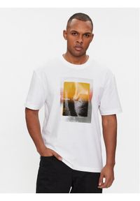Calvin Klein T-Shirt Sense Layer K10K112394 Biały Regular Fit. Kolor: biały. Materiał: bawełna