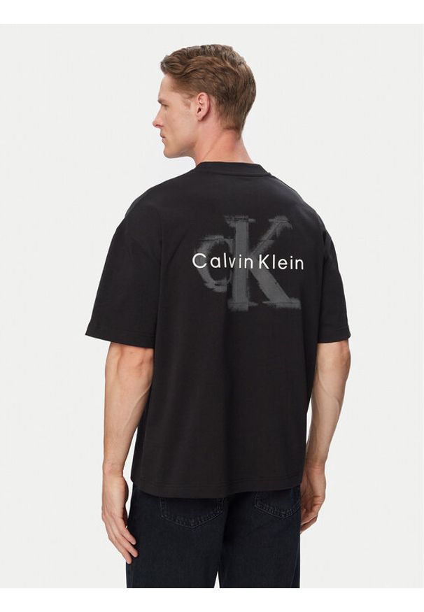 Calvin Klein Jeans T-Shirt LV04RAB806 Czarny Oversize. Kolor: czarny. Materiał: bawełna
