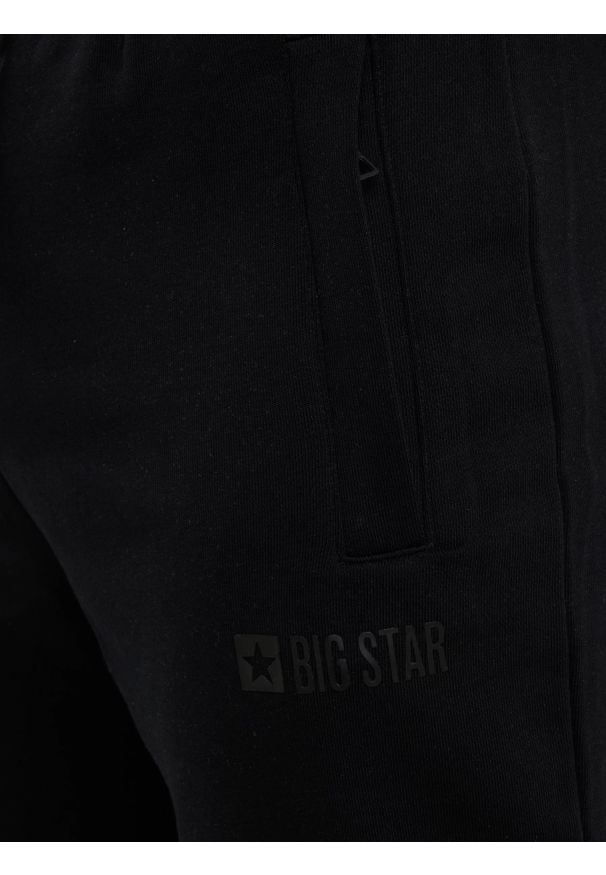 Big-Star - Spodnie męskie dresowe czarne Brutus 906. Kolor: czarny. Materiał: dresówka. Sport: fitness
