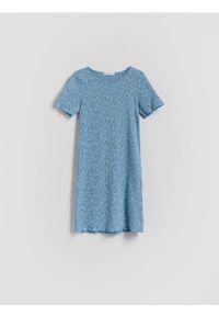 Reserved - Sukienka w kwiaty - jasnoniebieski. Kolor: niebieski. Materiał: bawełna. Wzór: kwiaty #1