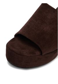 DeeZee Klapki CEO-HY7562-10 Brązowy. Kolor: brązowy. Materiał: materiał #5